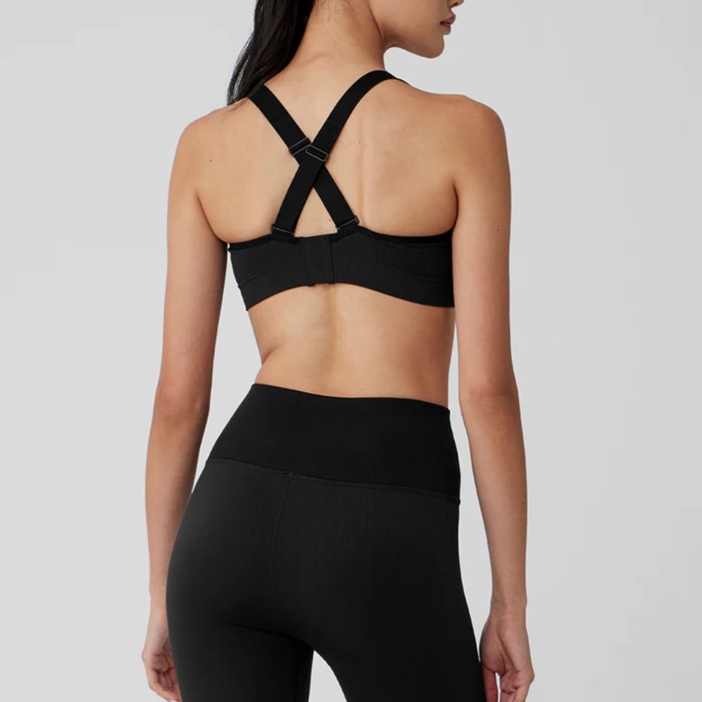 Alo - Seamless Ribbed Favorite Bra - Size Large - Black - Picture 2 of 4